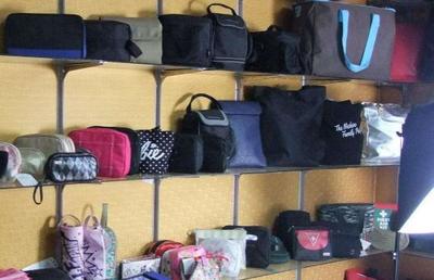 夫妻携手返乡创业记 小箱包成就千万产业梦